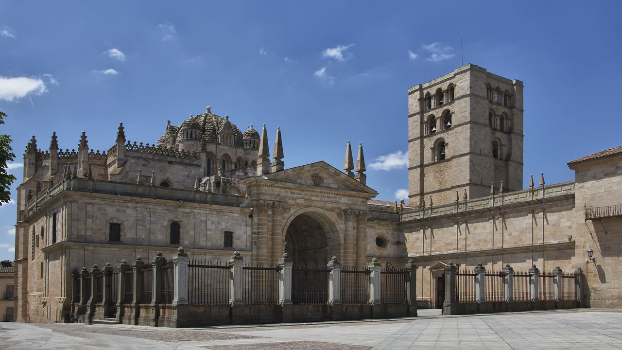 architecture, building exterior, sky, built structure, arch, religion, history, outdoors, spirituality, place of worship, day, no people, travel destinations