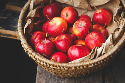 Close-up of apples in basket