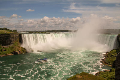 Maid of the mist tourist attraction at niagara falls 