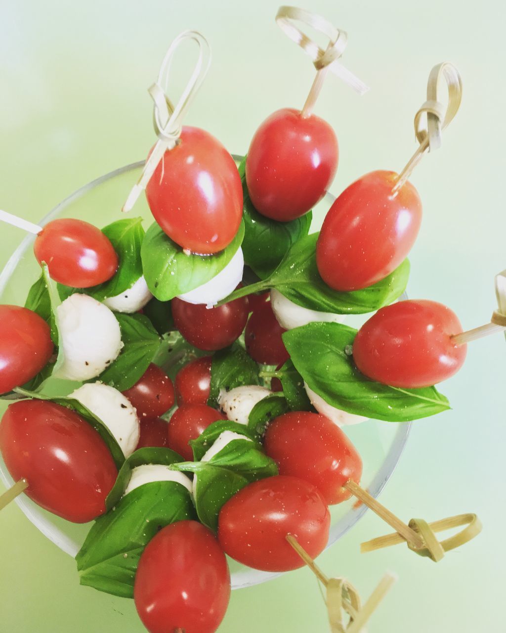 CLOSE-UP OF STRAWBERRIES