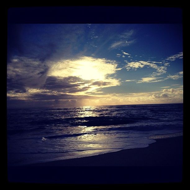 sea, horizon over water, water, scenics, transfer print, sky, beauty in nature, tranquil scene, beach, sunset, tranquility, auto post production filter, nature, shore, cloud - sky, sun, idyllic, wave, cloud, sunlight