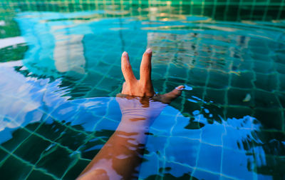  women swimming in pool