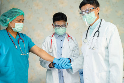 Doctors working in hospital