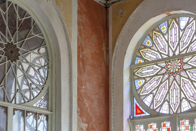 Low angle view of ceiling