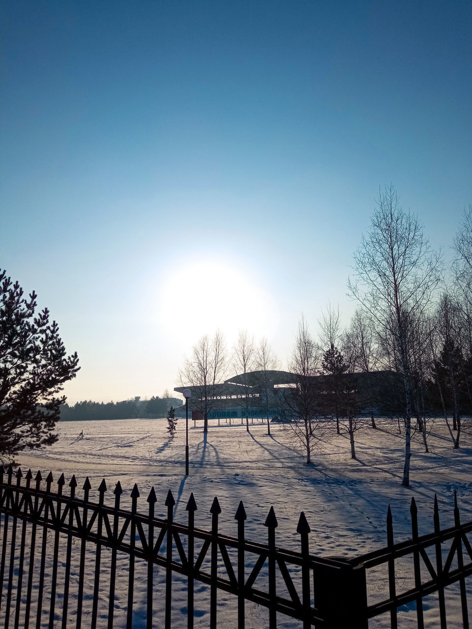 SCENIC VIEW OF RIVER AGAINST SKY