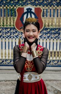 Portrait of a smiling young woman