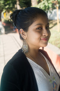 Portrait of a smiling young woman