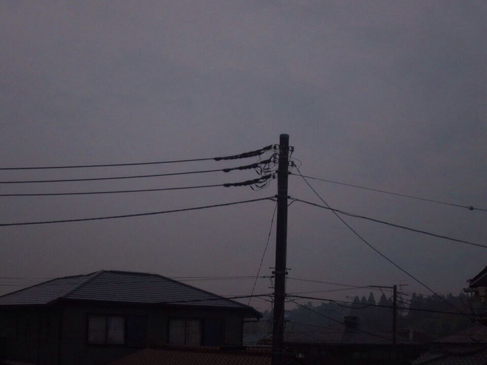 LOW ANGLE VIEW OF ELECTRICITY PYLONS AGAINST SKY