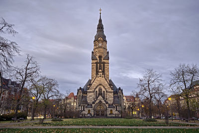 View of temple building against sky