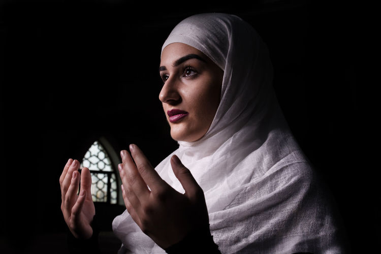 Image result for images of muslim girl praying