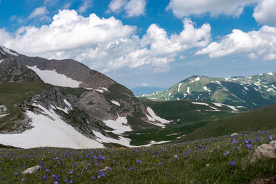 Happiness is just around the corner. happiness in the mountains