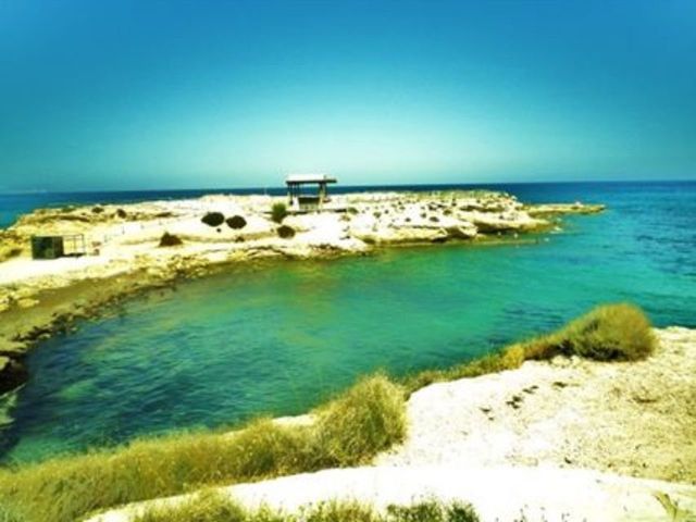 sea, water, clear sky, horizon over water, blue, copy space, tranquil scene, tranquility, scenics, beauty in nature, nature, transportation, nautical vessel, beach, mode of transport, shore, idyllic, boat, day, coastline