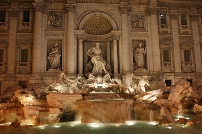 Statue of fountain in city
