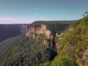 Rugged cliffs of the blue mountains national park