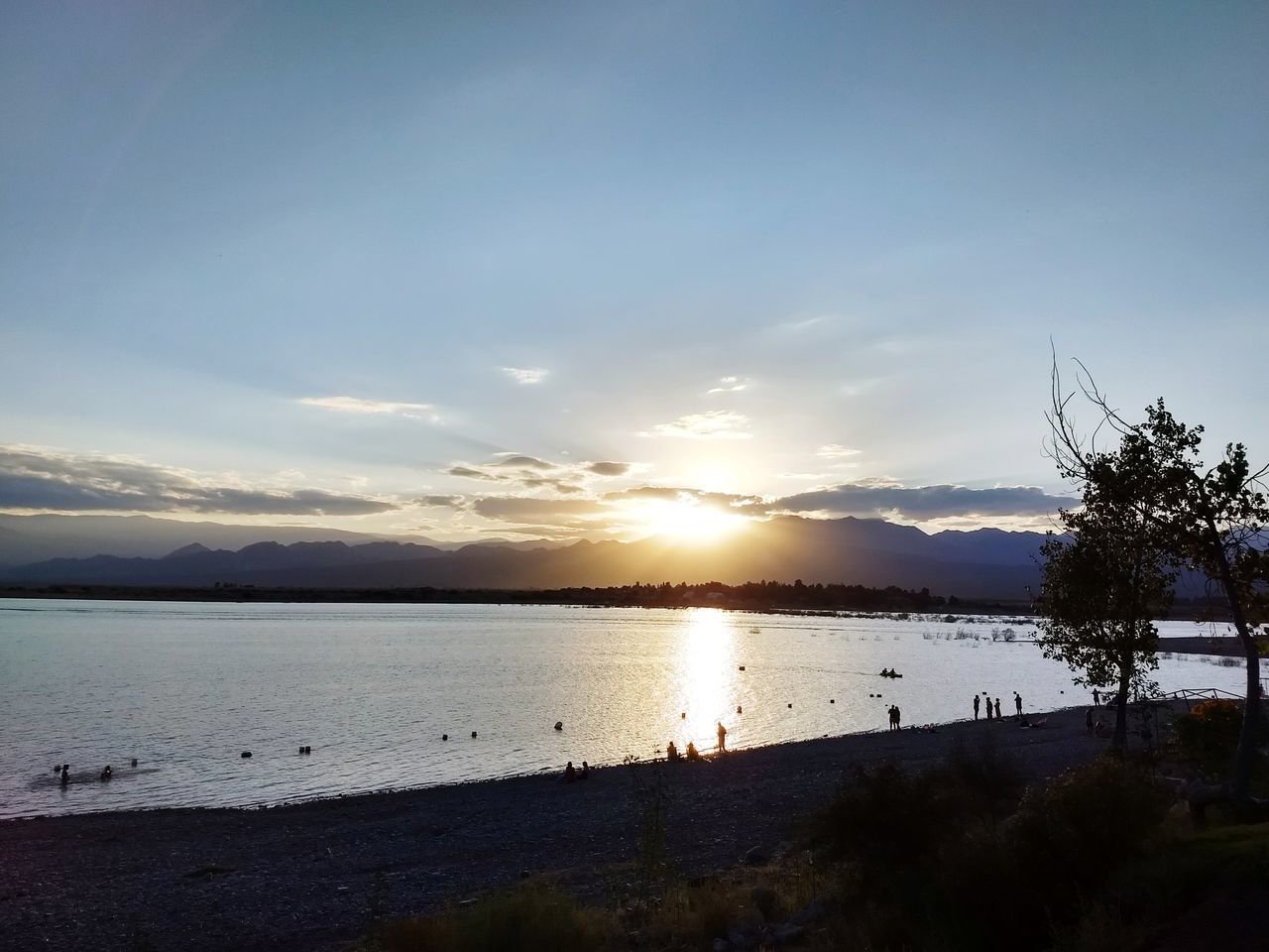 SCENIC VIEW OF SEA AGAINST SUNSET SKY