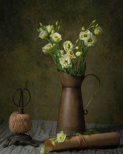 Close-up of rose bouquet on table