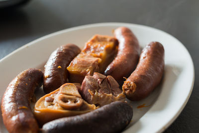 Close-up of bread in plate on table