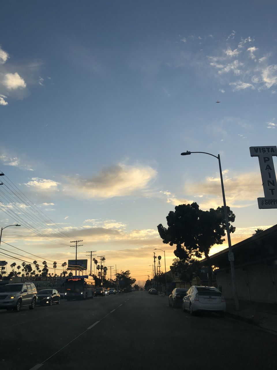 TRAFFIC ON CITY STREET