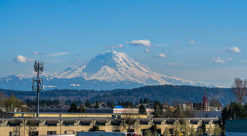 A view of mount rainier from auburn, washington.