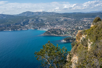 A cliff facing the mediterranean sea