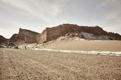 Scenic view of valle de la luna against sky