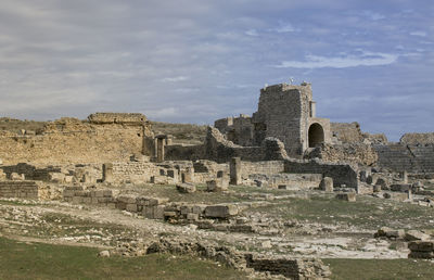 Old ruins against sky