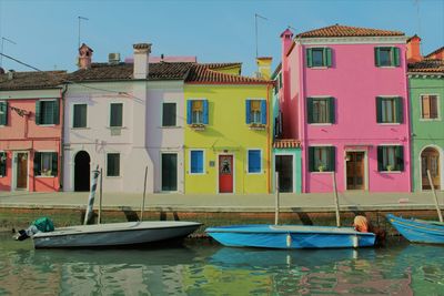 Boats in sea burano isola nella laguna di venezia 