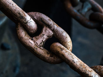 Close-up of rusty chain