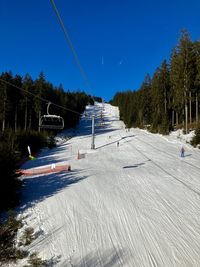 skiing
