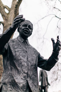 Statue of people in snow