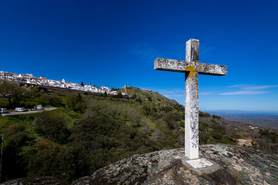 Cross on cliff at marvao