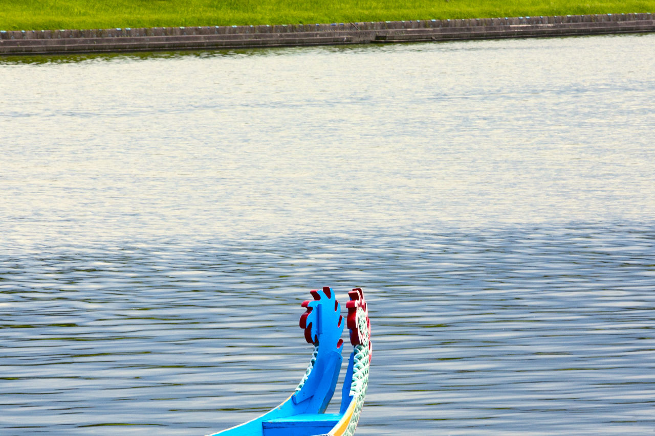 SWIMMING POOL IN LAKE