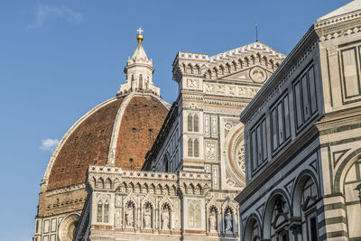 The cathedral of santa maria del fiore in florence