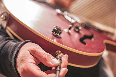 Plugging in an old guitar