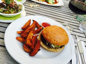 Close-up of burger in plate on table