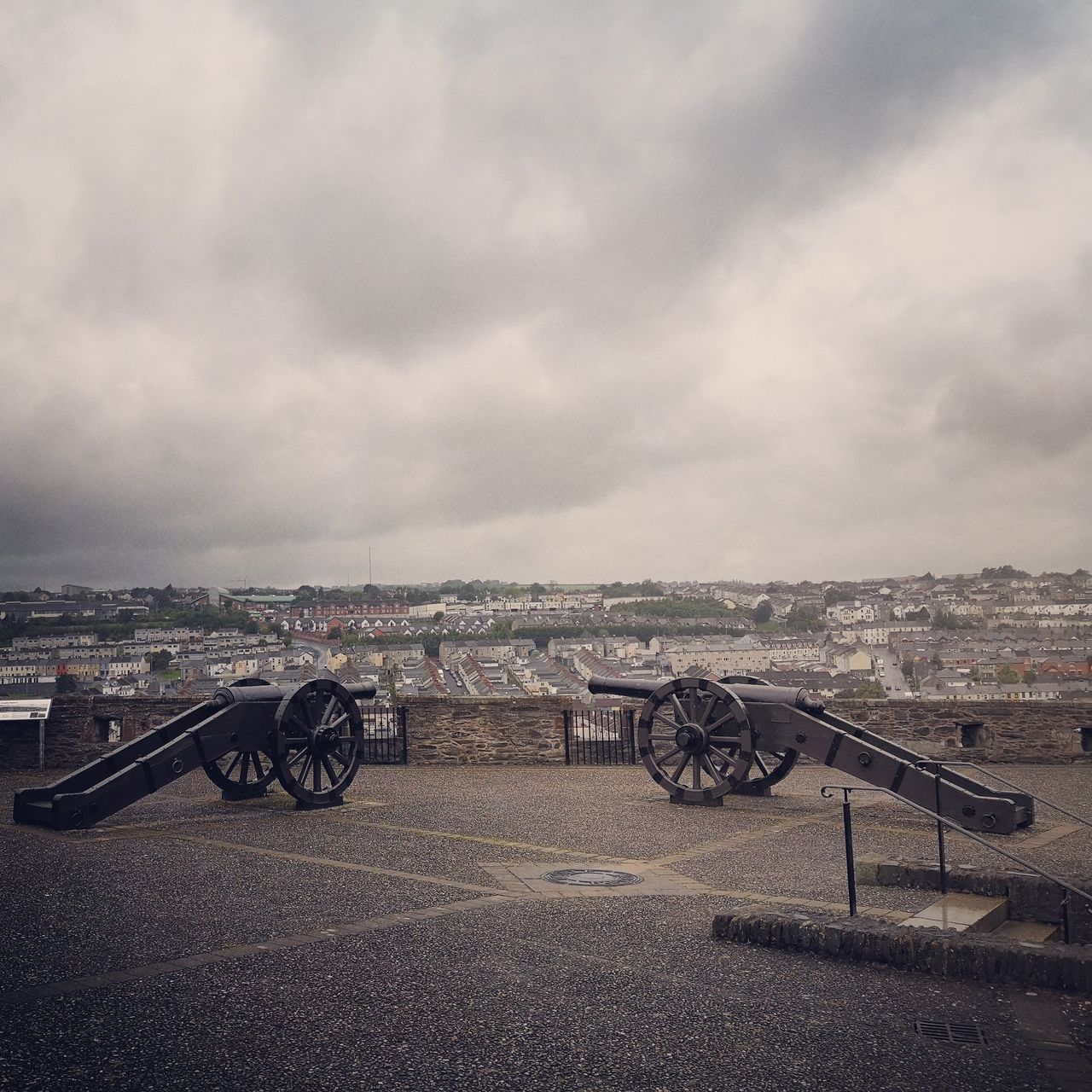 PANORAMIC SHOT OF CITYSCAPE AGAINST SKY