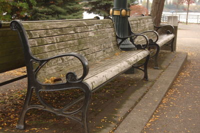 Empty wooden bench