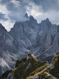 Cadini di misurina rocky mountains, dolomites, italy