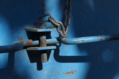 Close-up of rusty chain