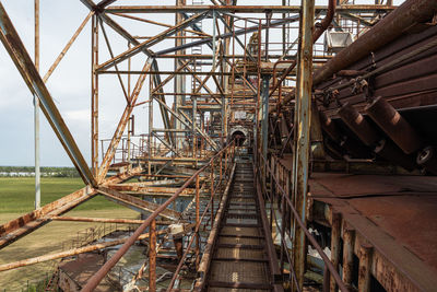 Abandoned metallic structure