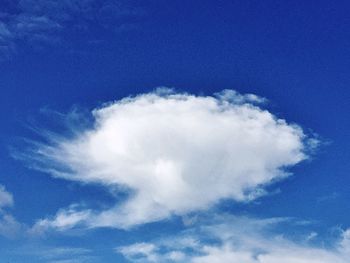 Low angle view of cloudy sky