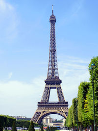 Paris eiffel tower during summer day time