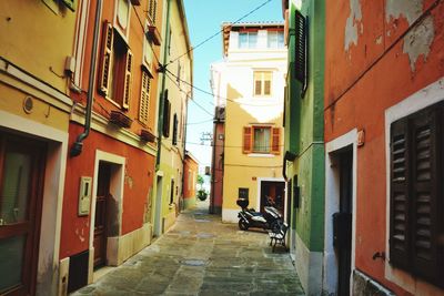 Narrow alley in city