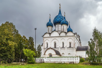 View of temple building against sky