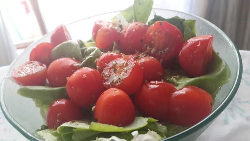 Close-up of tomatoes in bowl