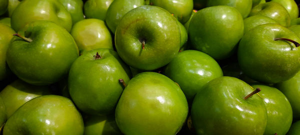 Full frame shot of apples