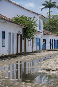 Empty street in the colonial town of paraty in brazil