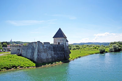 Built structure by pond