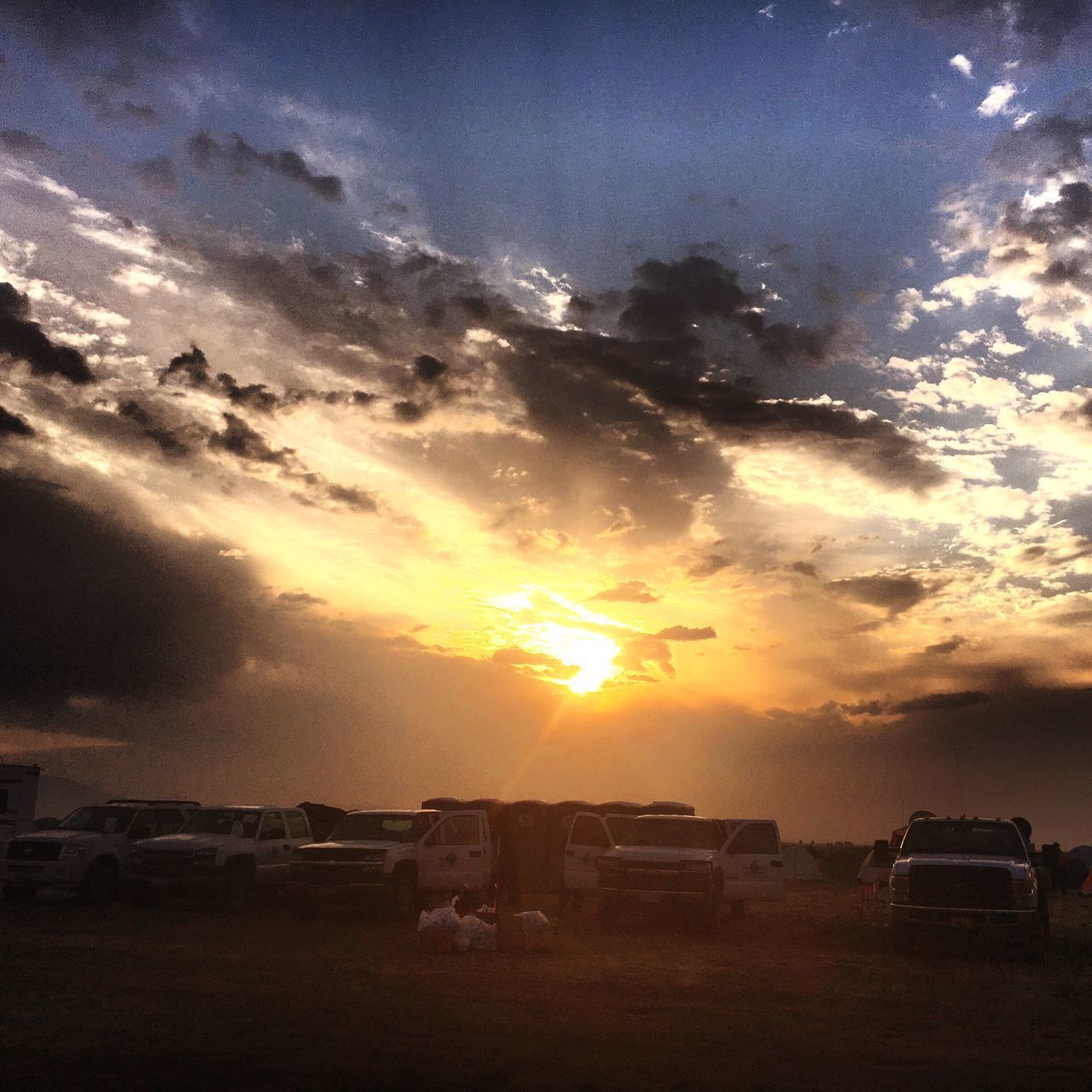 SCENIC VIEW OF SUNSET SKY