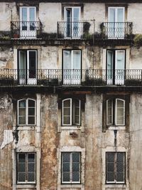 Full frame shot of abandoned building